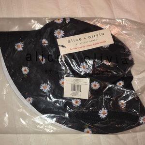 AO reversible bucket hat